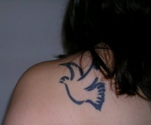 Dove Tattoo On Girl Left Back Shoulder