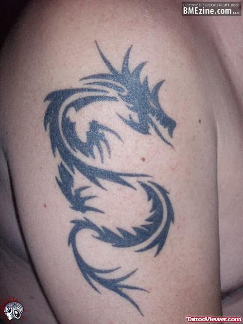 Simple Dragon Tattoo On Shoulder