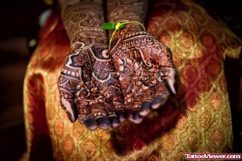 Extreme Henna Tattoo On Hands And Forearms