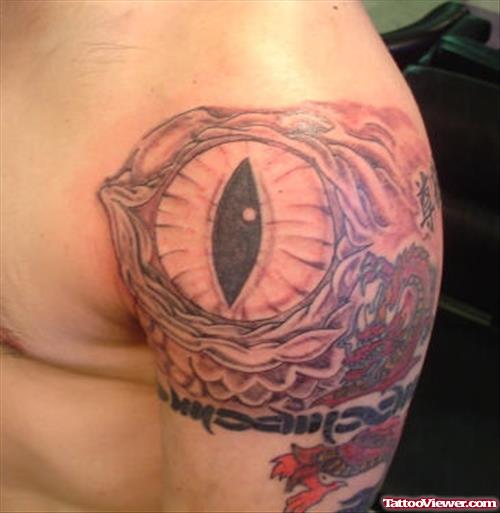 Large Eyeball Tattoo On Left Shoulder