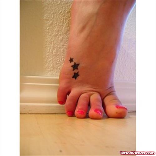 Stars Feminine Tattoo On Girl Foot