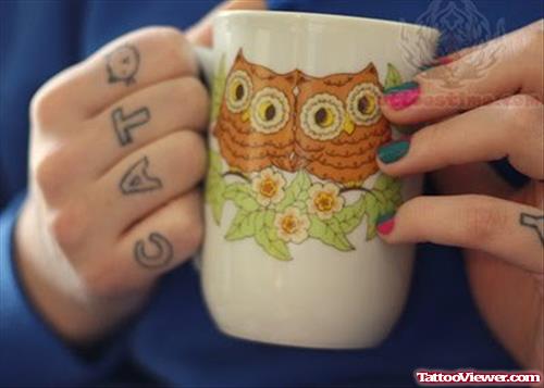 Cat Tattoo On Fingers