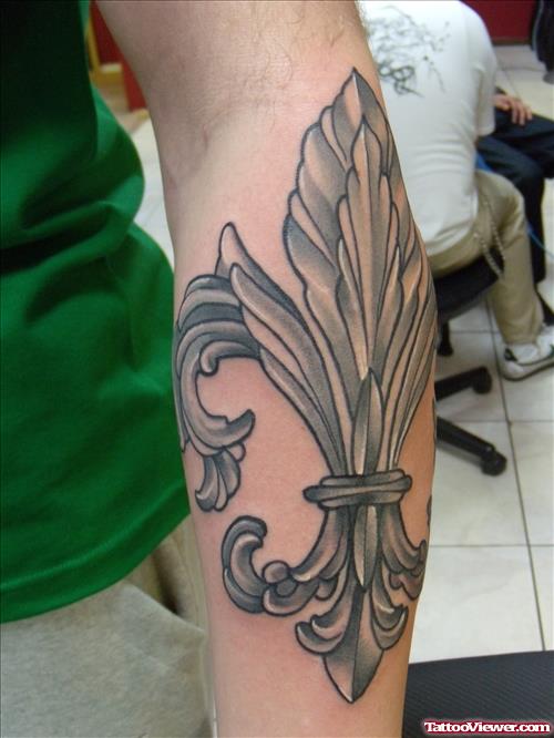 New style Fleur De Lis Tattoo