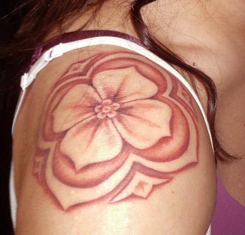 Big Flower Tattoo On Shoulders