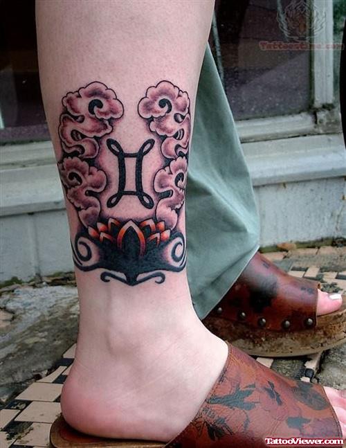 Fantastic Gemini Tattoo On Leg