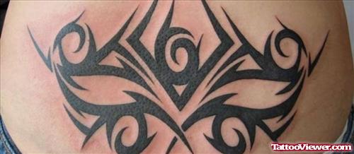Attractive Black Tribal Hawaiian Tattoo On Back