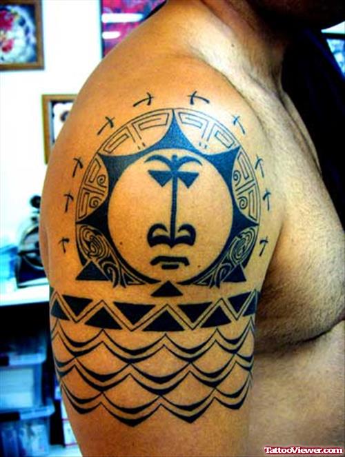 Amazing Hawaiian Tattoo On Man Right Half Sleeve