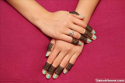 Henna Tattoos On Fingers For Girls