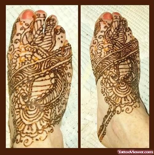Henna Tattoos On Girl Right Foot