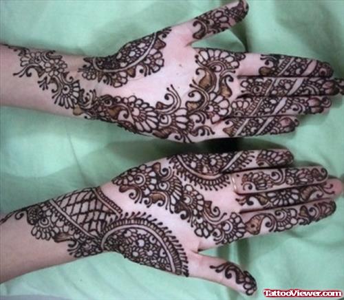 Classic Henna Tattoos On Both Hands