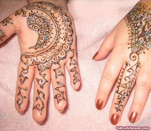 Stylish Henna Tattoos On Hands