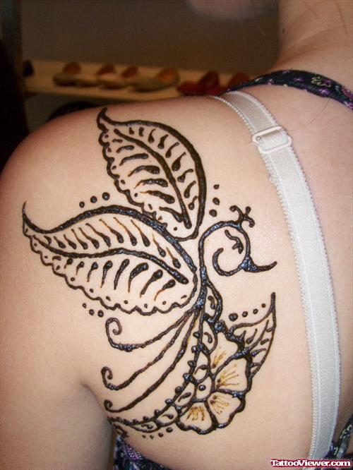 Beautiful Henna Tattoo On Girl Left Back Shoulder