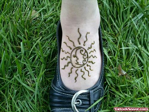 Moon And Sun Henna Tattooo On Foot
