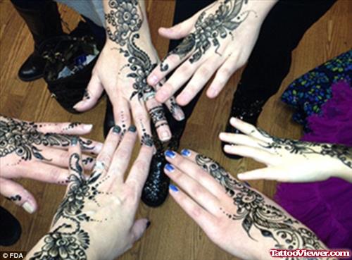 Awful Black Ink Henna Tattoos On Hands