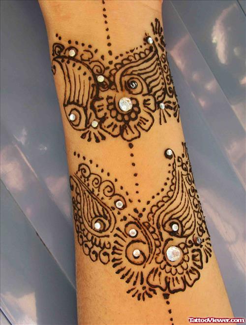 Awesome Henna Tattoo On Left Foot