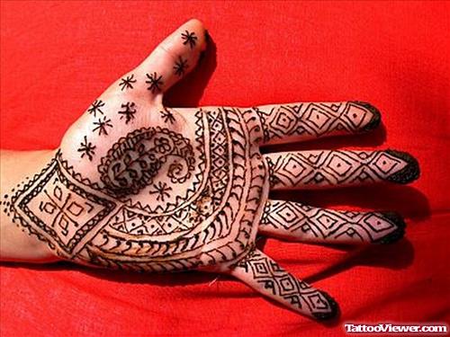 Cool Henna Tattoo On Left Hand