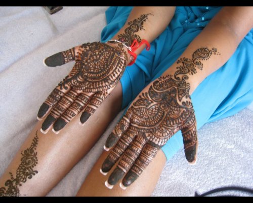 Classic Henna Tattoos On Girl Both Hands