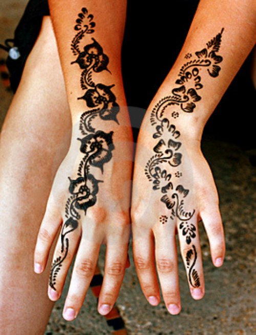 Black Henna Tattoos On Hands