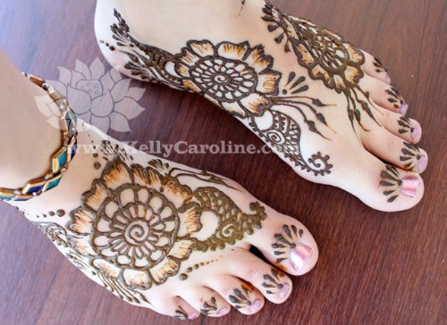 Henna Tattoos On Girls Feet