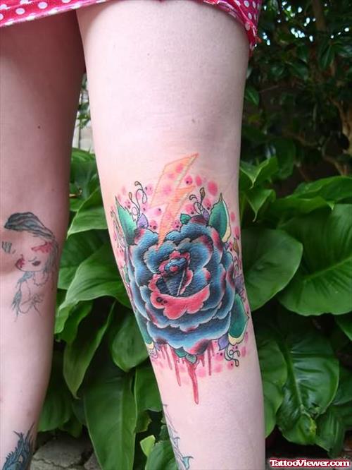 Awesome Flower Tattoo On Knee