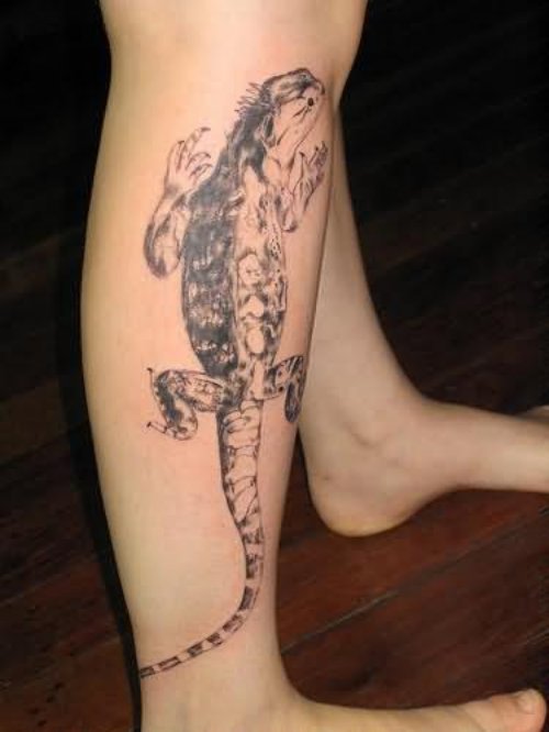 Lizard Climbing On Leg Tattoo