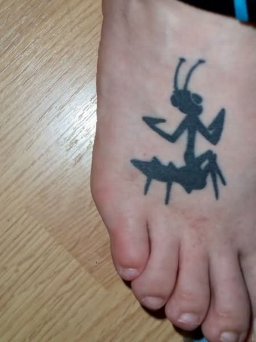 Black Ink Mantis Tattoo On Right Foot