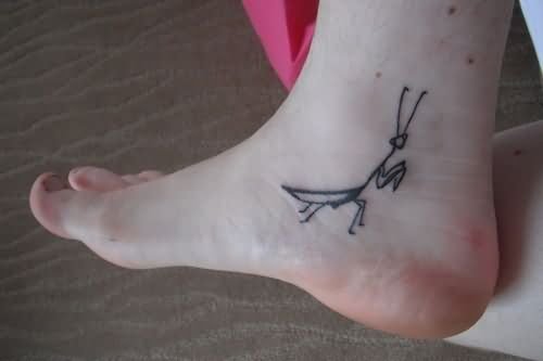 Mantis Tattoo On Right Leg