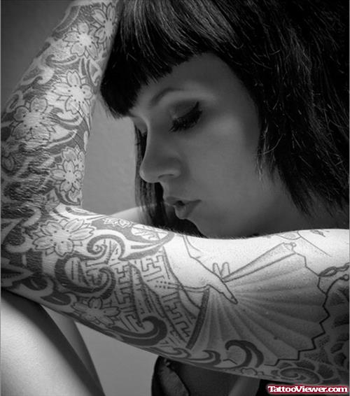 Geisha Fan With Flowers And Tribal Sleeve Tattoo