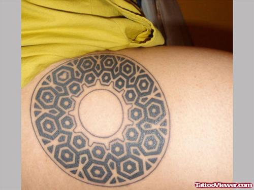 Grey Ink Circle Thigh Tattoo