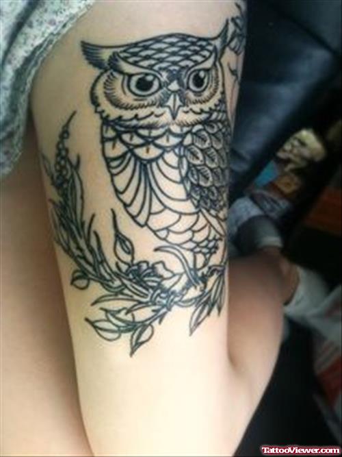 Grey Ink Owl Tattoo On Left Thigh