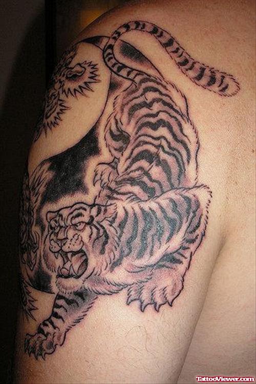 Cool Grey Ink Tiger Tattoo On Man Left Sleeve
