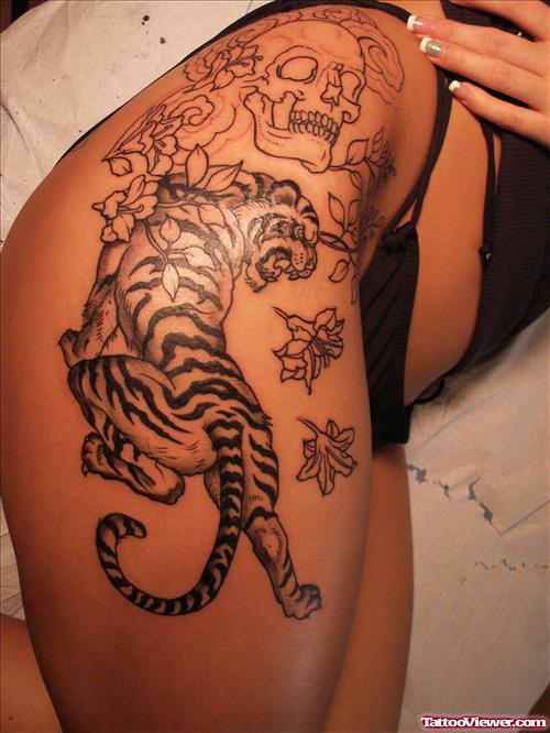 Grey Ink Tiger Tattoo On Girl Side