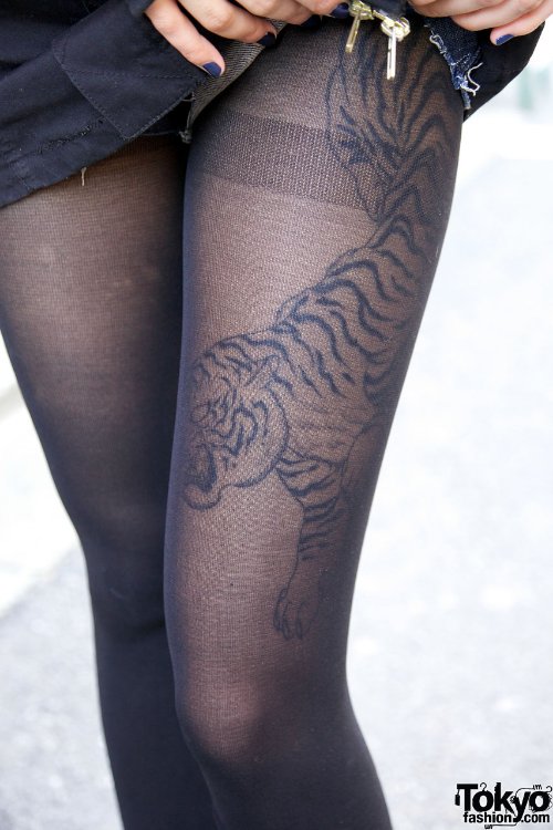 Amazing Grey Ink Tiger Tattoo On Girl Left Leg