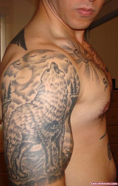 Grey Ink Howling Wolf Tattoos On Right Half Sleeve